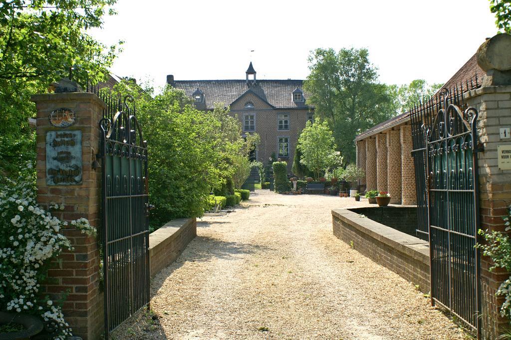 Chateau Holtum Hotel Born Екстериор снимка